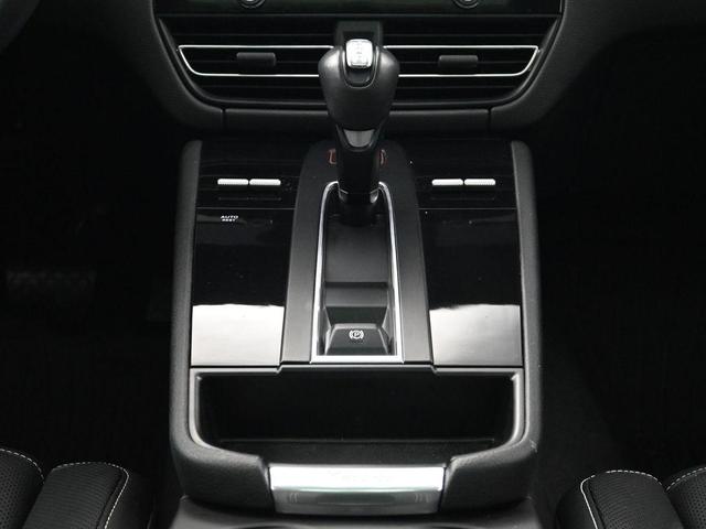 Photo of 2023 Chalk Porsche Macan