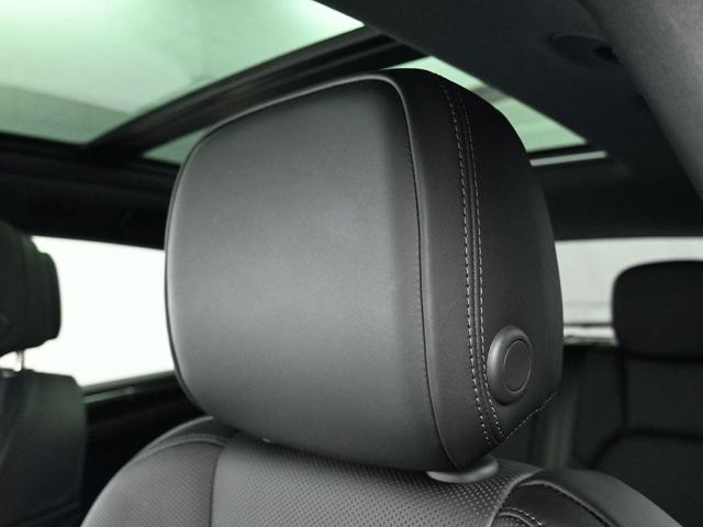 Photo of 2025 Jet Black Metallic Porsche Macan