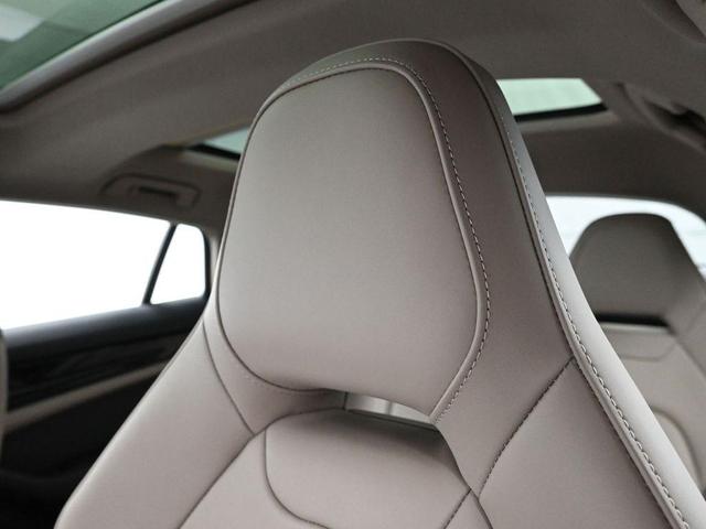 Photo of 2025 Gentian Blue Metallic Porsche Panamera