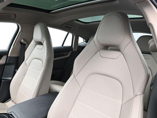 Photo of 2025 Gentian Blue Metallic Porsche Panamera