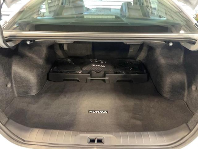 Photo of 2024 Gray Sky Pearl Nissan Altima