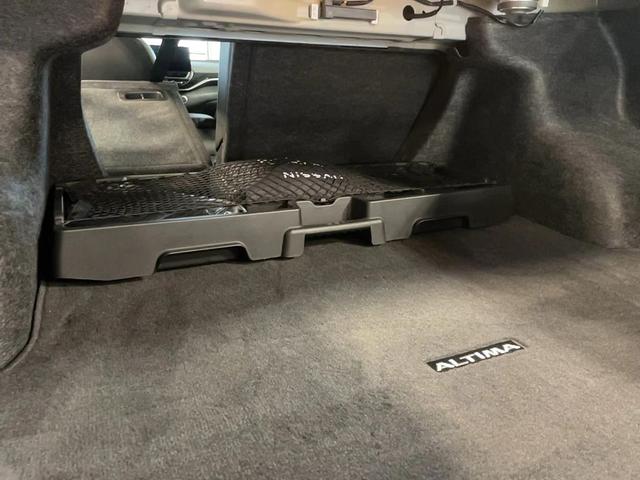 Photo of 2024 Gray Sky Pearl Nissan Altima
