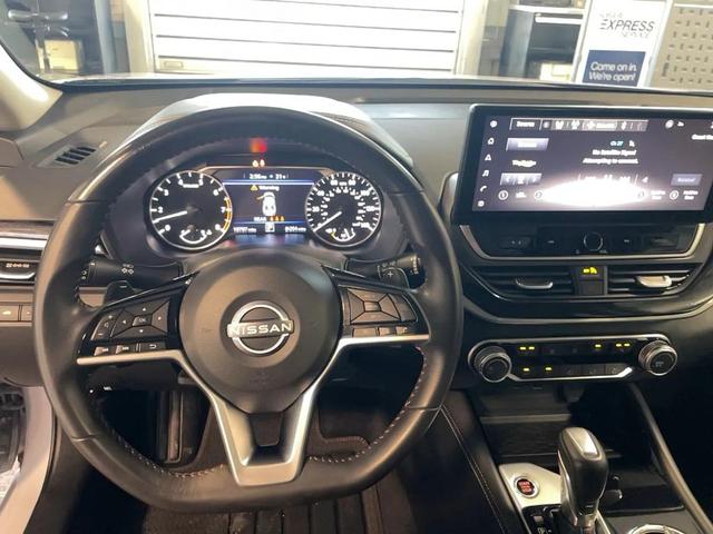 Photo of 2024 Gray Sky Pearl Nissan Altima