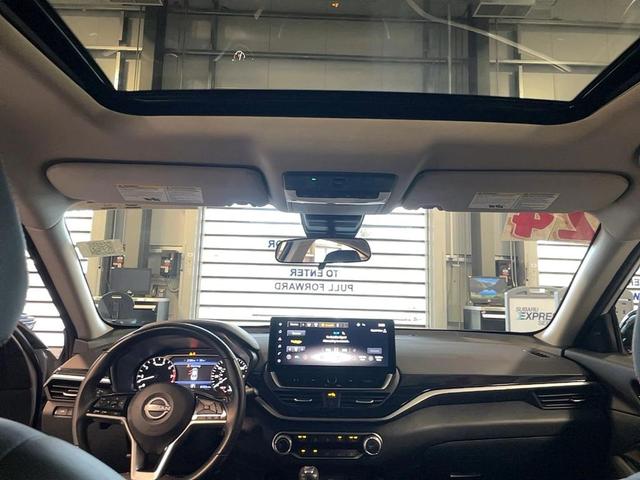 Photo of 2024 Gray Sky Pearl Nissan Altima