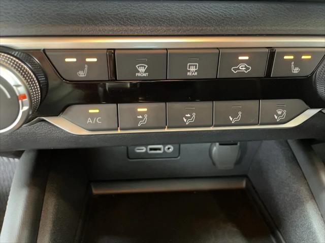 Photo of 2022 Super Black Nissan Altima
