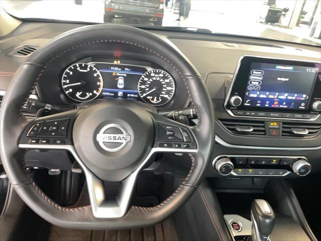 Photo of 2022 Super Black Nissan Altima
