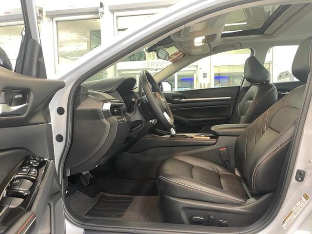Photo of 2025 Gray Sky Pearl Nissan Altima