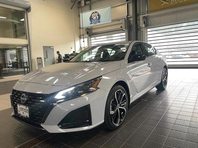 Photo of 2025 Gray Sky Pearl Nissan Altima