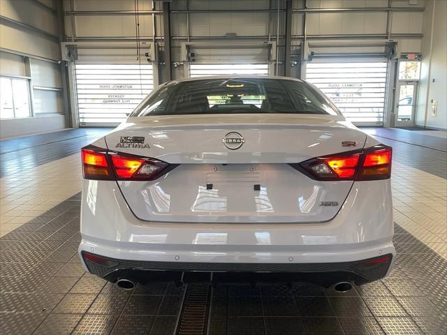 Photo of 2024 Gray Sky Pearl Nissan Altima