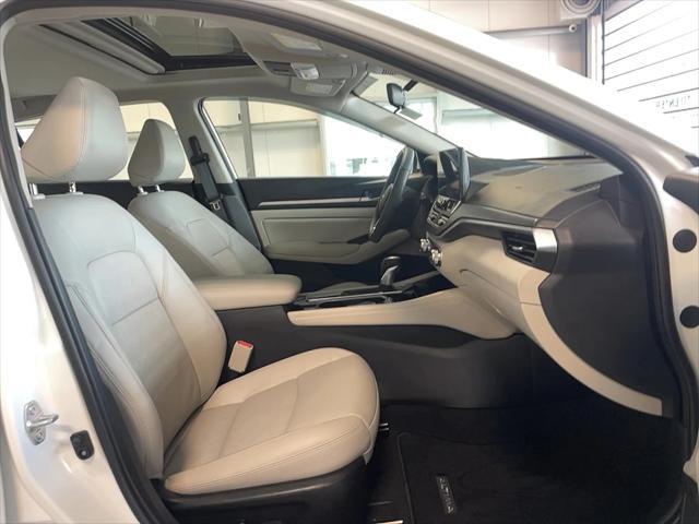 Photo of 2025 Pearl White Tricoat Nissan Altima