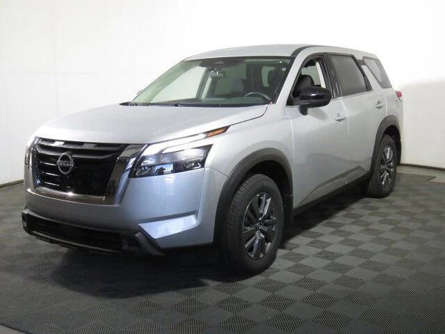 Photo of 2025 Brilliant Silver Nissan Pathfinder