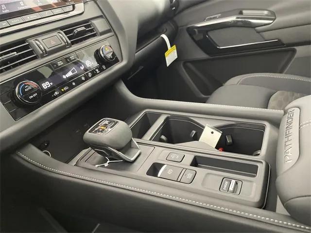 Photo of 2025 Brilliant Silver Nissan Pathfinder