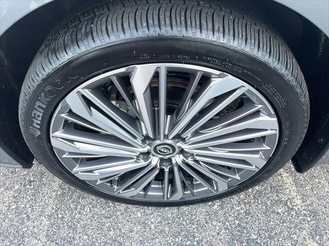 Photo of 2024 Gun Metallic Nissan Altima