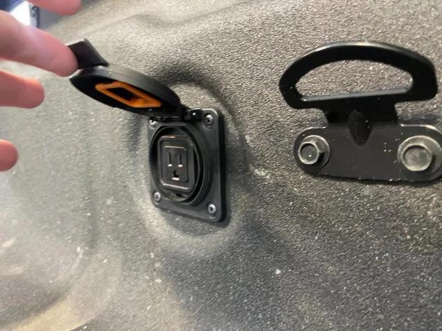 Photo of 2023 Tan Nissan Frontier