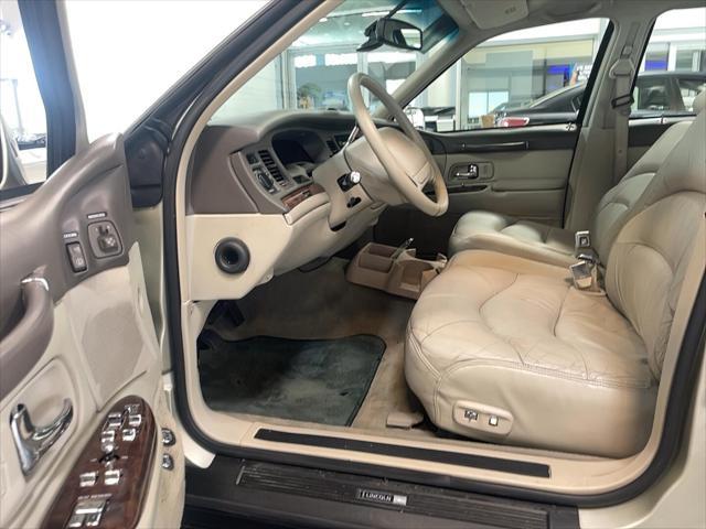 Photo of 1997 Green Lincoln Town Car