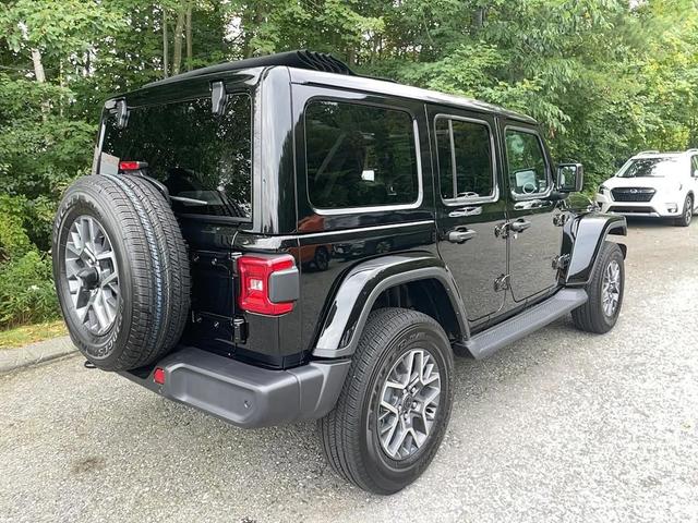 Photo of 2025 Black Clearcoat Jeep Wrangler