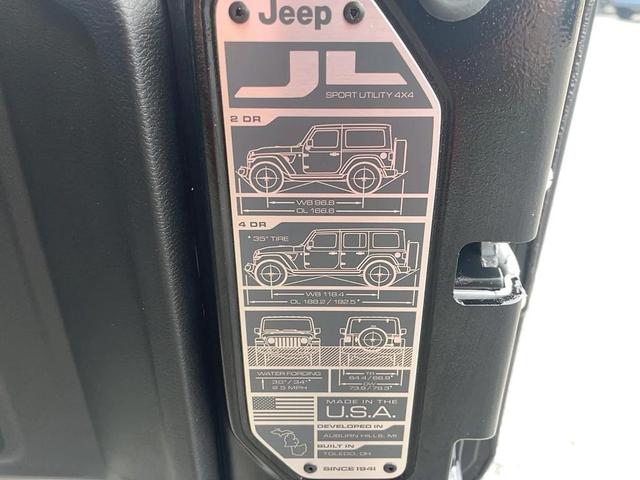 Photo of 2025 Black Clearcoat Jeep Wrangler