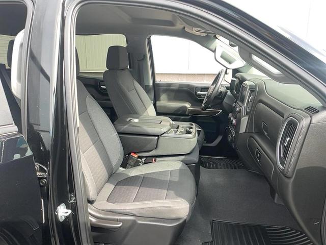 Photo of 2022 Black Chevrolet Silverado 1500