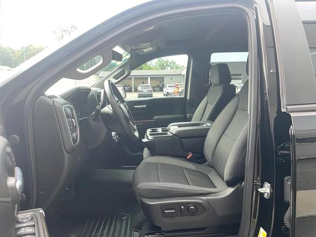 Photo of 2022 Black Chevrolet Silverado 1500
