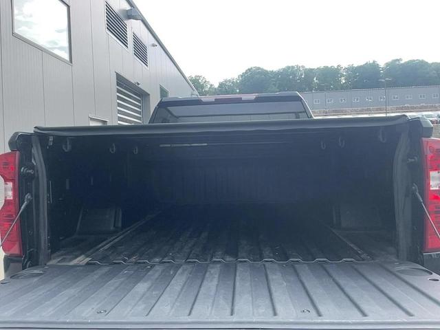 Photo of 2022 Black Chevrolet Silverado 1500