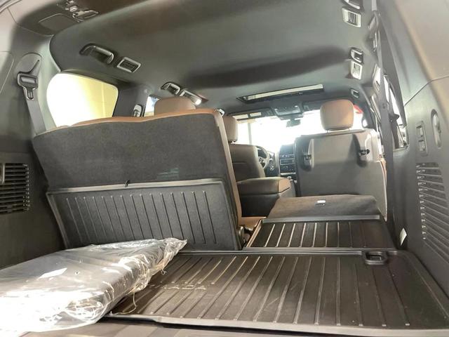 Photo of 2024 Super Black Nissan Armada