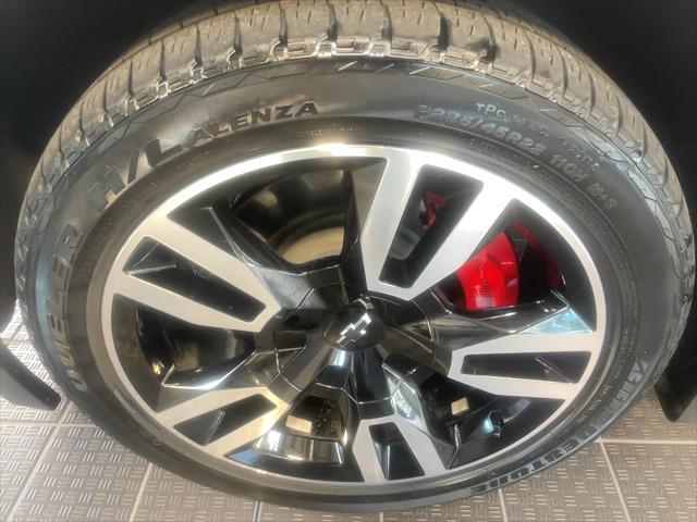 Photo of 2018 Summit White Chevrolet Tahoe