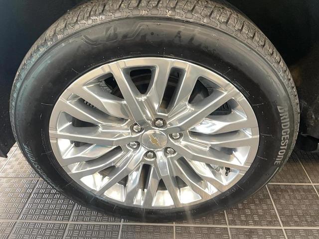 Photo of 2023 Sage Silver Metallic Chevrolet Suburban