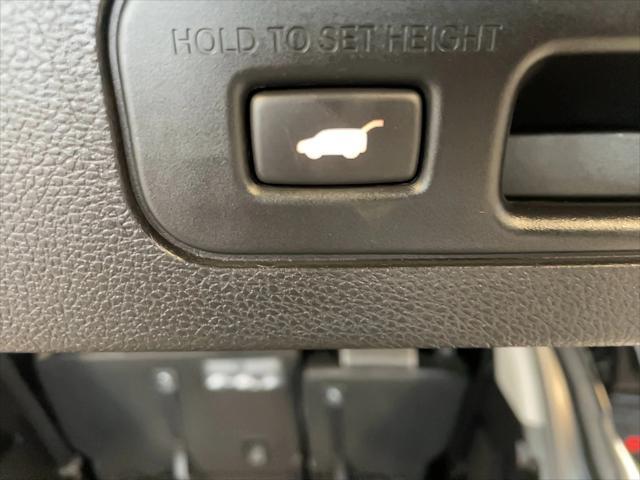 Photo of 2024 Crystal Black Pearl Honda Odyssey