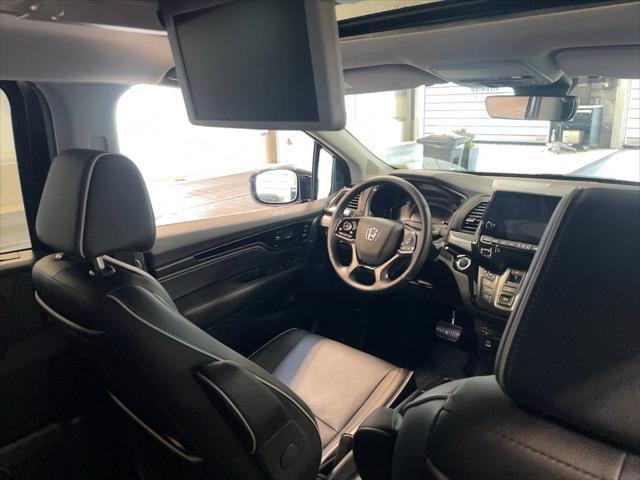 Photo of 2024 Crystal Black Pearl Honda Odyssey