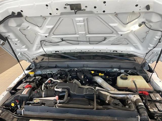 Photo of 2016 Oxford White Ford F-350