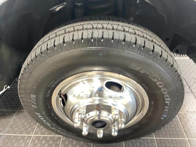 Photo of 2016 Oxford White Ford F-350