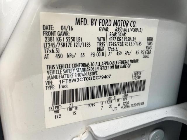 Photo of 2016 Oxford White Ford F-350