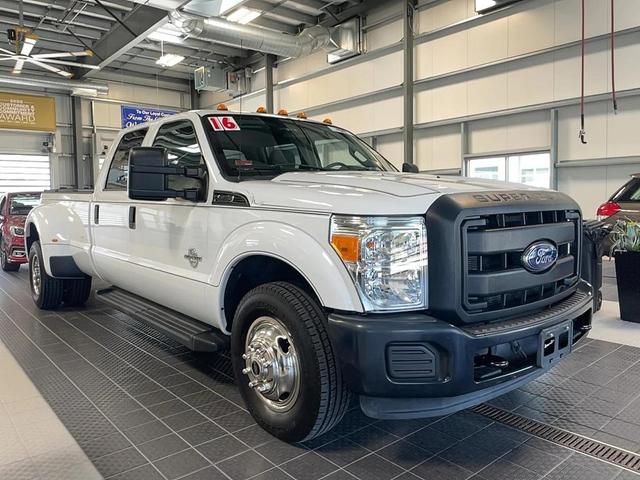 Photo of 2016 Oxford White Ford F-350