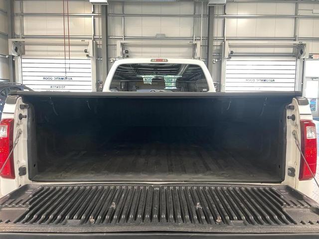 Photo of 2016 Oxford White Ford F-350