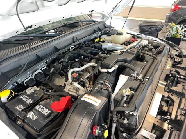 Photo of 2016 Oxford White Ford F-350