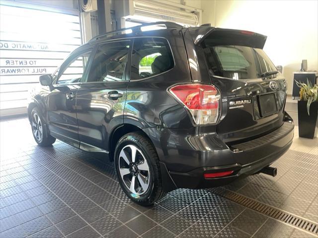 Photo of 2018 Dark Gray Subaru Forester