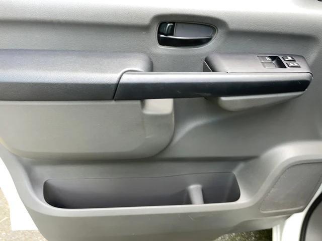 Photo of 2019 Glacier White Nissan NV Cargo NV2500 HD