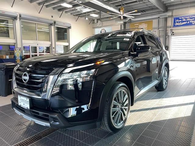Photo of 2025 Super Black Nissan Pathfinder