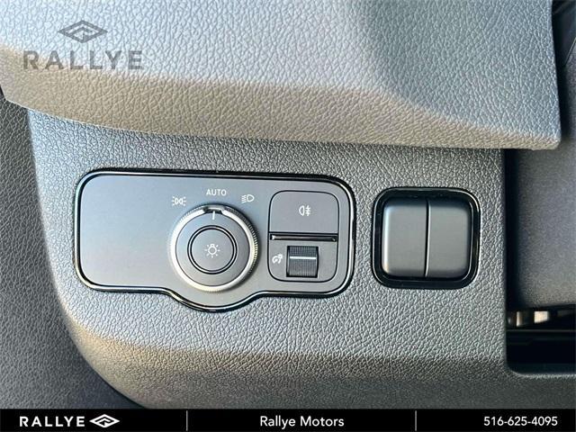 Photo of 2025 White Mercedes-Benz Sprinter 2500