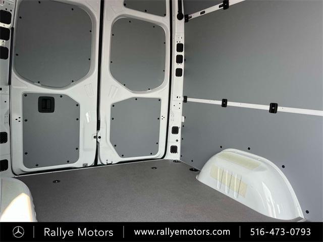 Photo of 2025 White Mercedes-Benz Sprinter 2500
