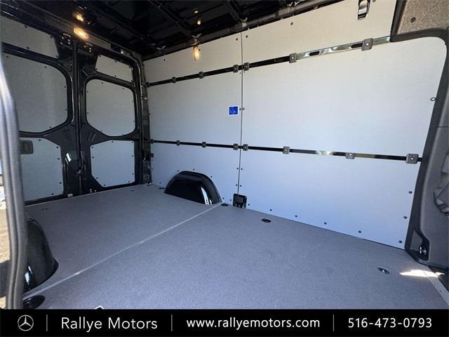 Photo of 2025 Black Mercedes-Benz Sprinter 2500