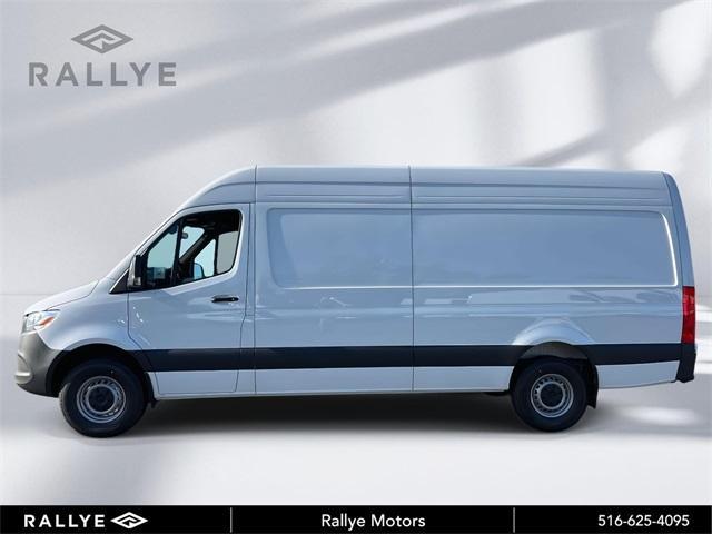 Photo of 2025 White Mercedes-Benz Sprinter 2500