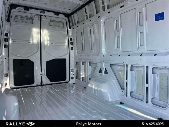 Photo of 2025 White Mercedes-Benz Sprinter 2500