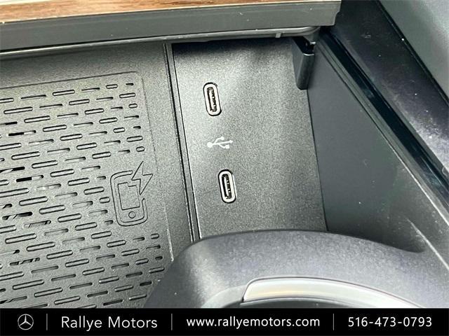 Photo of 2025 Black Mercedes-Benz GLS 580