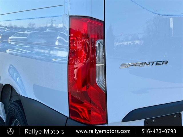 Photo of 2025 White Mercedes-Benz Sprinter 2500