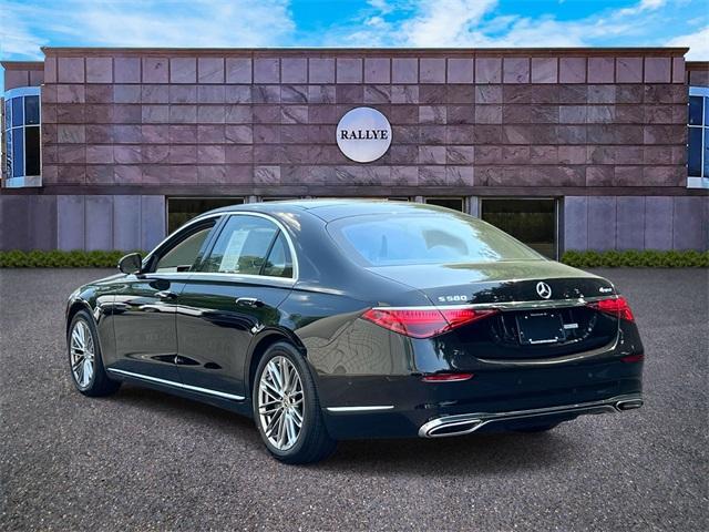 Photo of 2022 Black Mercedes-Benz S-Class