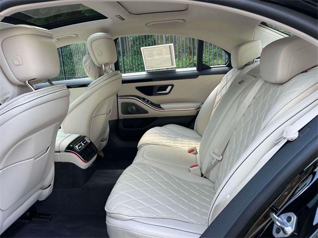 Photo of 2022 Black Mercedes-Benz S-Class