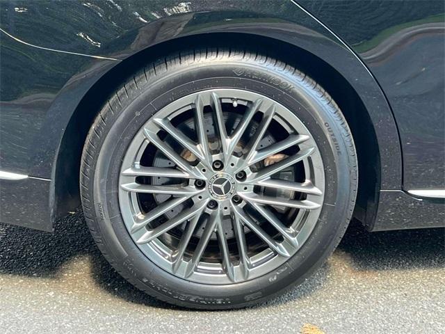 Photo of 2022 Black Mercedes-Benz S-Class