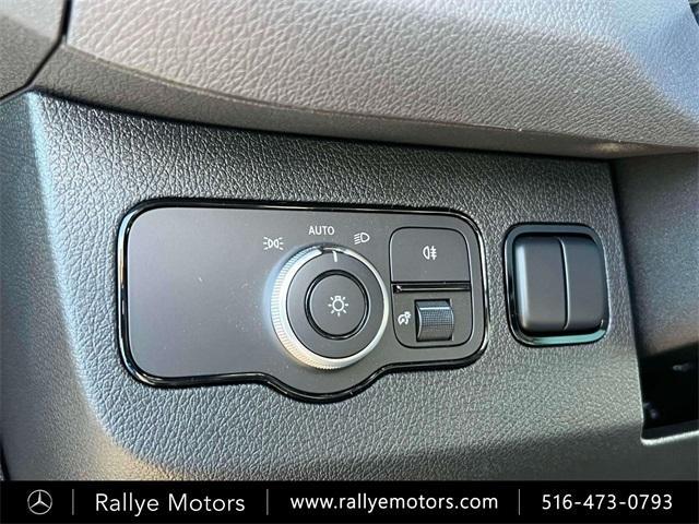 Photo of 2025 White Mercedes-Benz Sprinter 2500