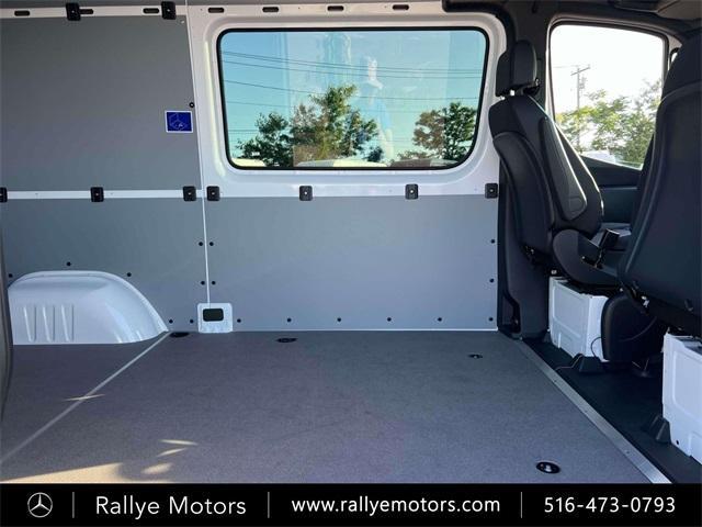 Photo of 2025 White Mercedes-Benz Sprinter 2500